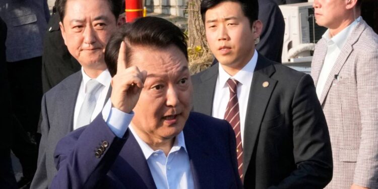 الرئيس الكوري الجنوبي السابق سيحاكم بتهمة “التمرد”