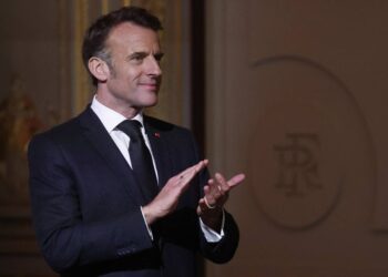 فرنسا تطرح استقبال الباحثين الأميركيين أوروبيا