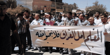 بالوثائق.. نقابة المعلمين تقدم مطالبها لرئيس الوزراء
