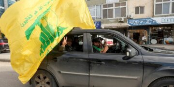 حزب الله يضع شرطين لمناقشة “نزع السلاح”