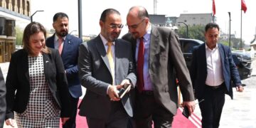 مجلس الأعمال الأمريكي العراقي يستضيف رئيس هيأة الإعلام بحضور ممثلي 60 شركة أمريكية في ورشة موسعة ببغداد