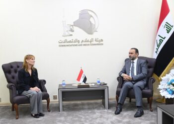 رئيس هيأة الإعلام والاتصالات يبحث مع مسؤولي “ستارلينك” متطلبات تنظيم الخدمة وضمان السيادة الوطنية على الفضاء الترددي