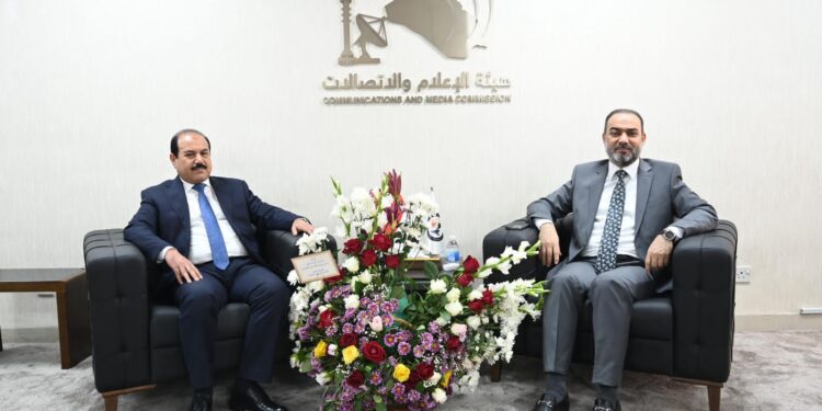 رئيس هيأة الإعلام والاتصالات يستقبل مدير التعليم والعلاقات في هيئة النزاهة لبحث التعاون في تعزيز قيم النزاهة
