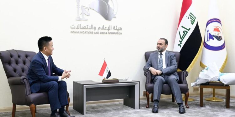 رئيس هيأة الإعلام والاتصالات يستقبل المدير العام لشركة هواوي العراق ويؤكد على حماية البيانات والامتثال للسيادة الرقمية