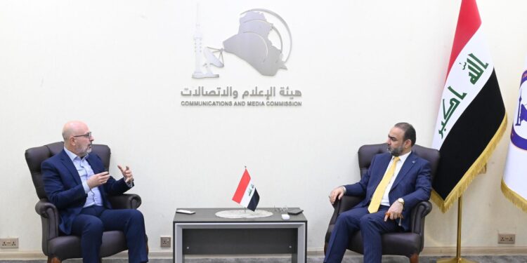 رئيس هيأة الإعلام والاتصالات يلتقي الرئيس التنفيذي لشركة آسياسل لبحث ملفات السيادة الرقمية وجودة الخدمة