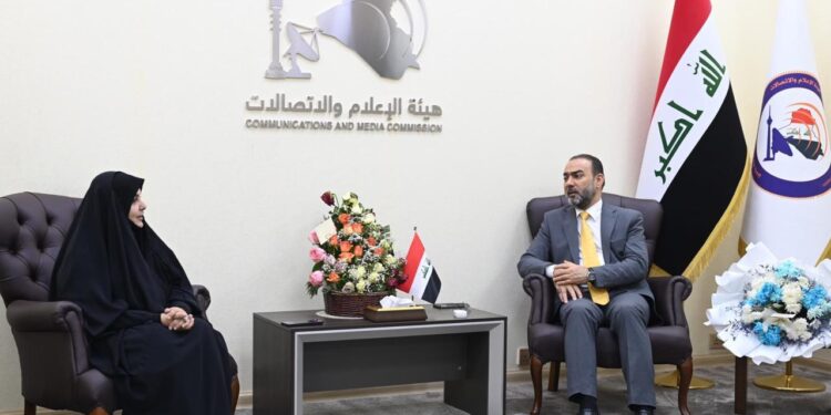 رئيس هيأة الإعلام والاتصالات يبحث مع لجنة النزاهة النيابية مواجهة الخطاب السلبي وتعزيز الشفافية الرقمية