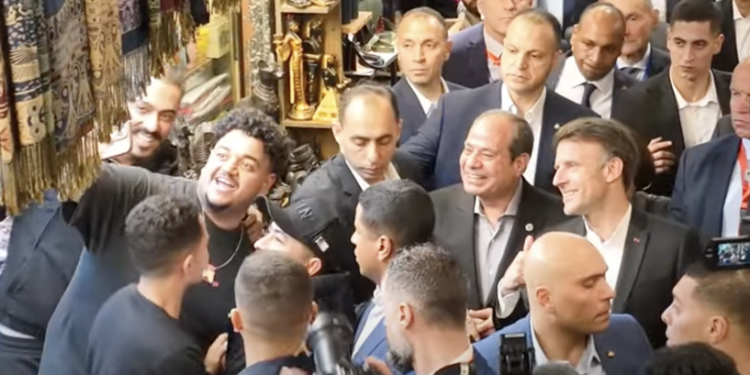 ماكرون يوجه رسالة للمصريين على أنغام “حلوة يا بلدي”