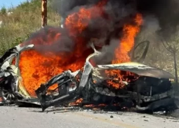 إسرائيل تستهدف سيارة ومنزلاً جنوب لبنان