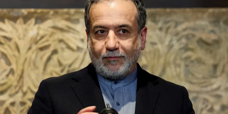 وزير الخارجية الإيراني يصل إلى روسيا