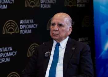 وزير الخارجية.. العراق يؤدي دورًا محوريًا في إطفاء بؤر التوتر في المنطق
