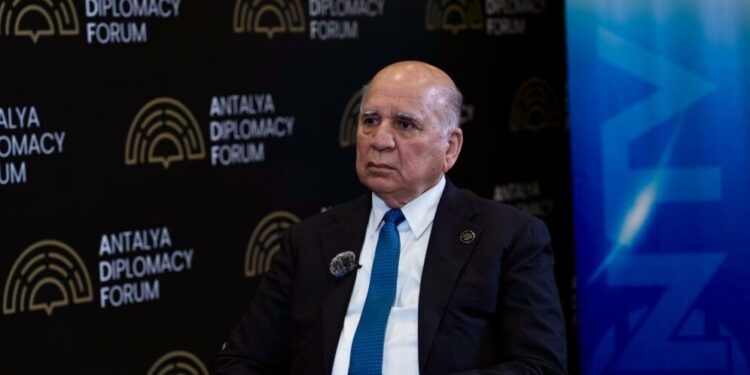 وزير الخارجية.. العراق يؤدي دورًا محوريًا في إطفاء بؤر التوتر في المنطق