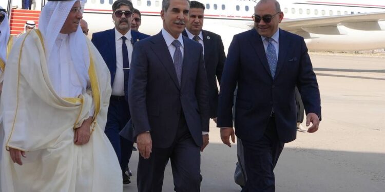 رئيس مجلس القضاء الاعلى يصل إلى الكويت