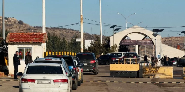لبنان يتســـلم وثائق وخرائط من فرنسا تساعده في “ترسيم حدوده مع سوريا”