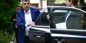 استقالة رئيس وزراء رومانيا بعد فوز ساحق لليمين
