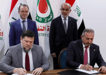العراق يوقع عقدا مع “غازبروم الروسية” لرفع معدلات إنتاج النفط والغاز في حقل بدرة