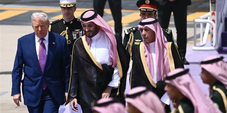 ترامب يصل السعودية