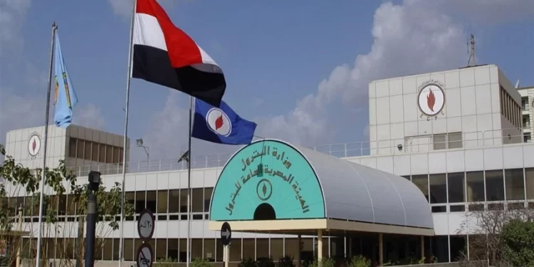 مصر.. الاعلان عن 3 اكتشافات للنفط والغاز