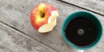 مركّب في القهوة والتفاح يحمي من تقلصات الشريان التاجي