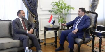 رئيس هيأة الإعلام والاتصالات يلتقي رئيس مجلس الوزراء ويستعرض استعدادات القمة العربية والرخصة الوطنية وتعزيز السيادة الرقمية