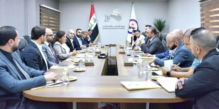 رئيس هيأة الإعلام والاتصالات يستقبل وفد شركة “ميتا” ويبحث تنظيم المحتوى وحماية البيانات الرقمية في العراق