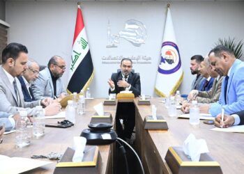 رئيس هيأة الإعلام والاتصالات يبحث مع نخبة من الإعلاميين والمحللين السياسيين سبل تعزيز التعددية ورصانة الخطاب الوطني
