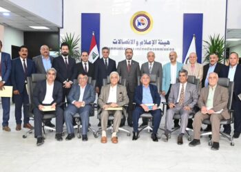 رئيس هيأة الإعلام والاتصالات يلتقي رؤساء تحرير الصحف ويؤكد دعم الإعلام المطبوع وتعزيز السياقات المهنية