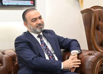 رئيس هيأة الإعلام والاتصالات يستقبل مدير شركة BP ويؤكد أهمية الشراكة التنظيمية في الحقول النفطية