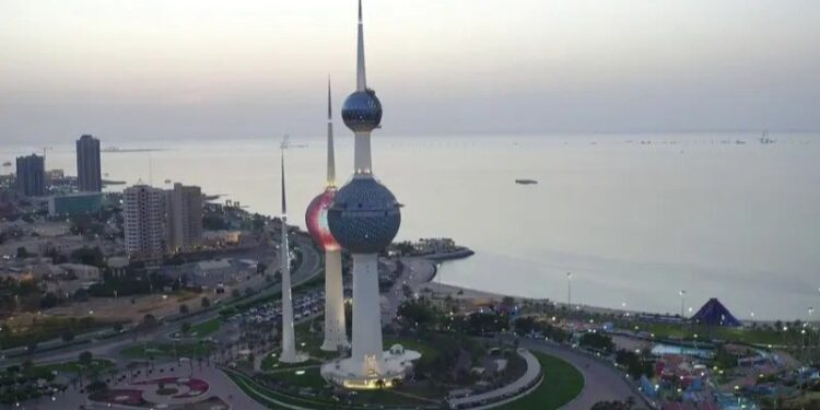 الكويت.. حكم بالإعدام على 4 إيرانيين