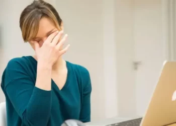كيف يؤثر نظام المناوبات الليلية على الصحة النفسية؟