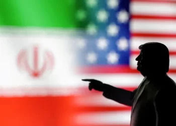 أمريكا تحرك أصولا عسكرية وتضع قيودا على الدخول لأكبر قواعدها بالشرق الأوسط