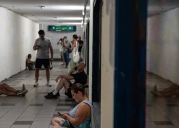 تل أبيب تحذر الإسرائيليين,, ادخلو المخابئ