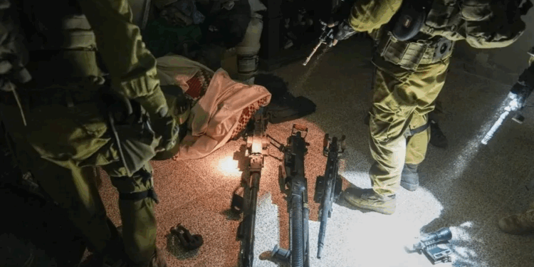 إسرائيل تختطــــف أعضاء بحركة حماس من قلب سوريا