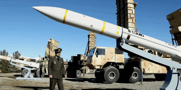 ايران.. الجيش يطلق مناورات عسكرية مفاجئة