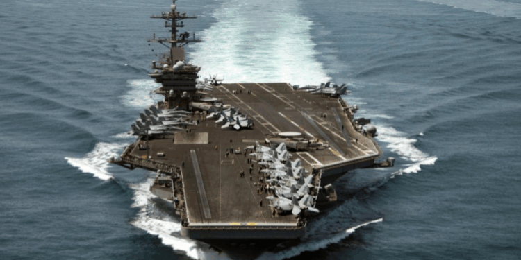 حاملة الطائرات “نيميتز” تتحرك إلى الشرق الأوسط على اثر التصعيد (الإسرائيلي – الإيراني)