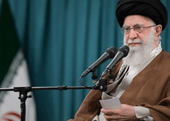 خامنئي يتوعد,,, اسرائيل ارتكبت خطأً فادحاً وإيران لن تغفر ولن تنسى