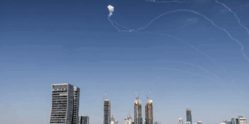 10 مسيرات ايرانية تهز إسرائيل