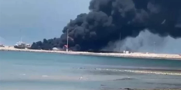 إيران.. قتلى وجرحى بحريق في مجمع للبتروكيماويات