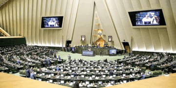 طهران تلوّح بالتصعيد,,, لجنة نيابية تصادق مبدئياً على مشروع لتعليق التعاون مع الوكالة الذرية