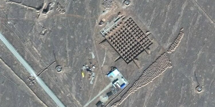 إيران تؤكد عدم وجود “أي خطر” قرب المواقع النووية المستهدفة من أمريكا