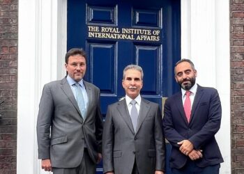 رئيس مجلس القضاء الاعلى يزور المعهد الملكي للشؤون الدولية