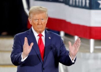 ترامب يدعو لوقف حرب غزة