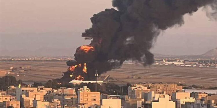 إسرائيل تقصف طائرة تزود بالوقود في مطار مشهد بشرق إيران