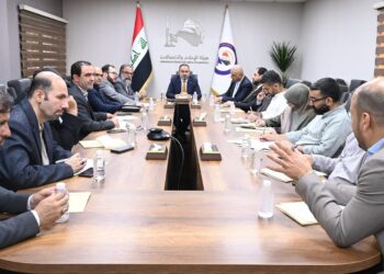 رئيس هيأة الإعلام والاتصالات يستقبل وفداً إعلامياً إيرانياً رفيعاً ويشدد على أهمية الإعلام المهني في تعزيز العلاقات وتكريس الحقائق