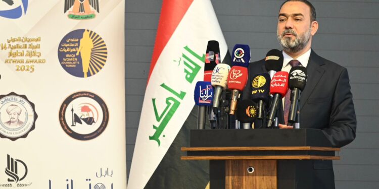 رئيس هيأة الإعلام والاتصالات يؤكد دعم الهيأة لتعزيز دور المرأة في المشهد الإعلامي