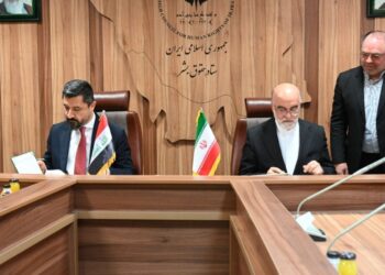 العراق وإيران يوقعان مذكرة تفاهم لــ”تعزيز التعاون في مجال حقوق الإنسان”