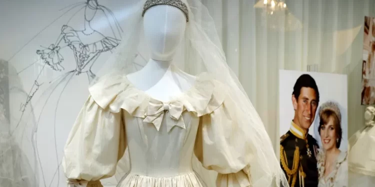 كاليفورنيا تستضيف أكبر مزاد لمقتنيات الأميرة الراحلة ديانا