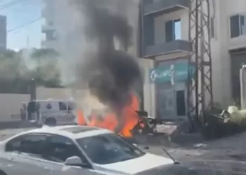لبنان.. مقتل شخص باستهداف مسيرة لسيارة في بلدة كونين