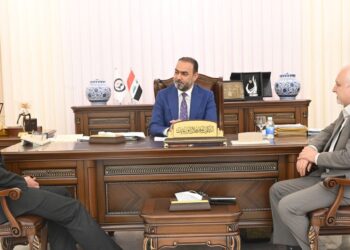 رئيس هيأة الإعلام والاتصالات.. المشروع الوطني للهاتف النقال يحظى بدعم حكومي مباشر ويتماشى مع أولويات التحول الرقمي