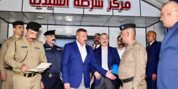 الشمري يزور مركز شرطة السيدية فجراً ويشيد بجهود منتسبيه في تعزيز الأمن