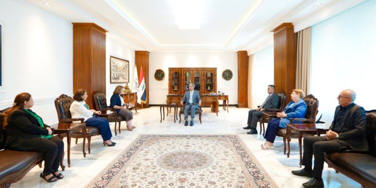 القاضي زيدان يبحث مع عدد من ابناء المكون المسيحي القضايا الخاصة بالمسيحيين